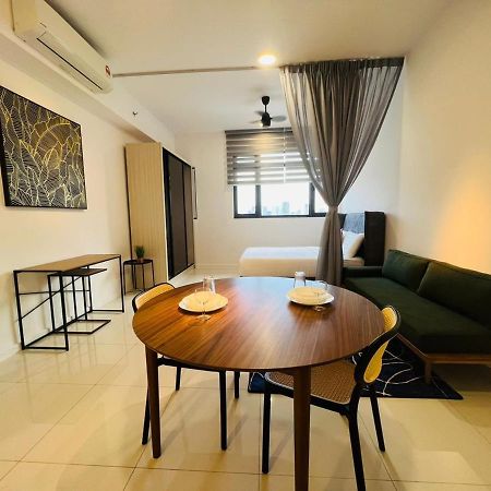 Chambers Serviced Suites Klcc By Cozy Stay 吉隆坡 外观 照片