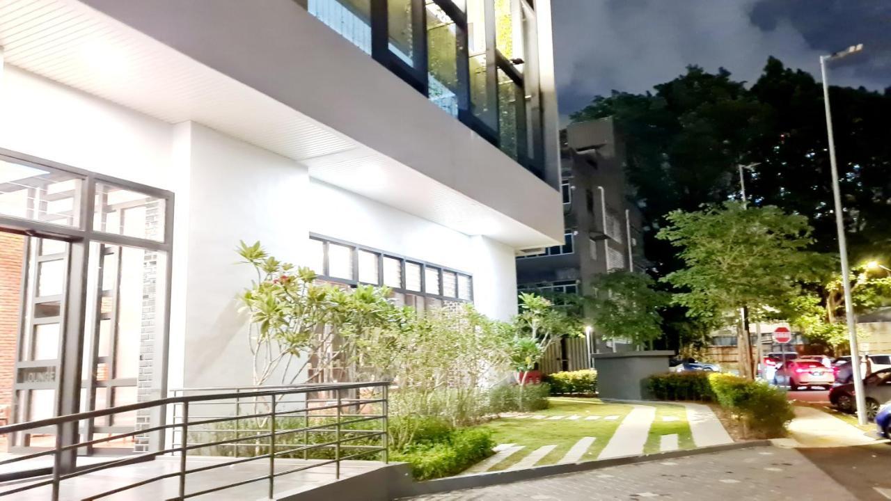 Chambers Serviced Suites Klcc By Cozy Stay 吉隆坡 外观 照片